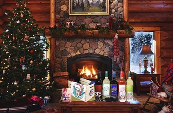 Carolla Christmas Crate - Small (t-shirt size)